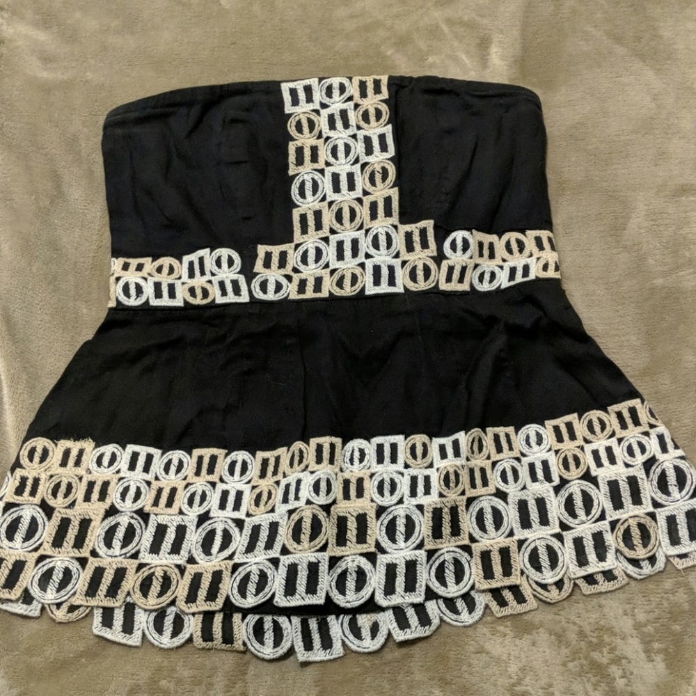 Strapless top
